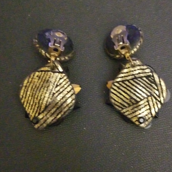 Clip on earrings - Picture 3 of 3